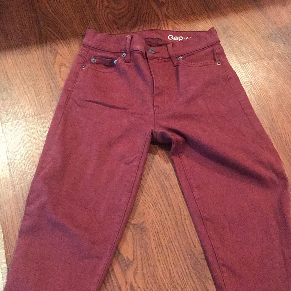 Gap high rise maroon 25r jeans